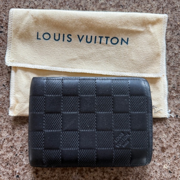 Louis Vuitton men’s damier trifold wallet - Picture 1 of 4